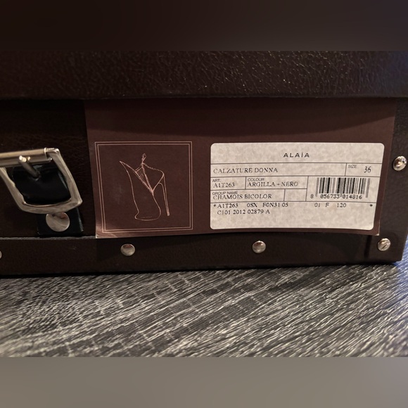 NWT Alaia Taupe & Black Suede Boots - Picture 15 of 16